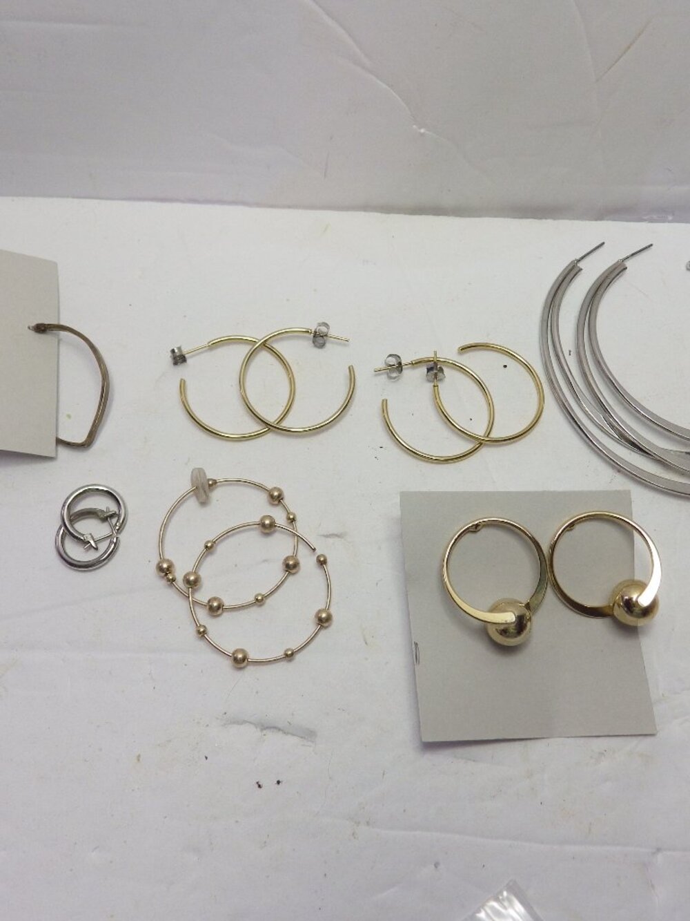 Lot of 7 pairs of Hoops Earrings 628F2